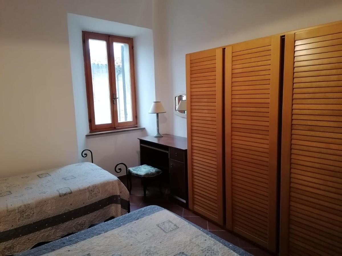 Assisi Hus Stanza Tripla In Appartamento Exterior foto