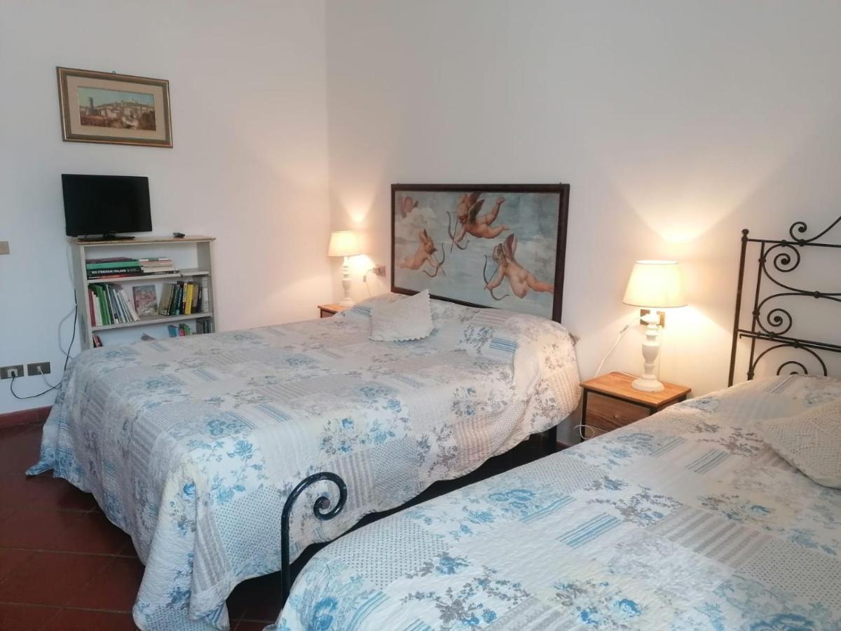 Assisi Hus Stanza Tripla In Appartamento Exterior foto