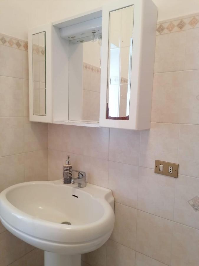 Assisi Hus Stanza Tripla In Appartamento Exterior foto